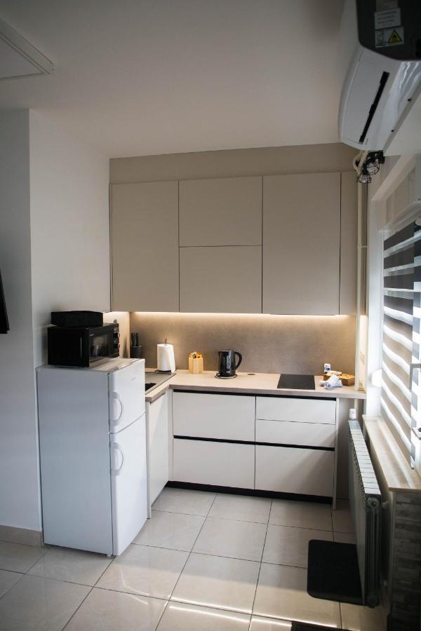 Studio Apartman Suburban Visnjevac Exterior photo